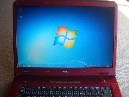 ワインレッドのノートパソコン　NEC　PC　LL750/S　すぐに使用できます