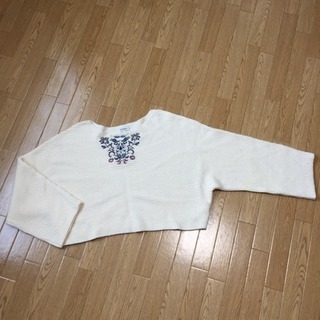 短めセーター