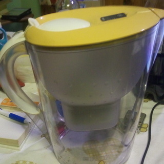 中古　BRITA　浄水器ポット