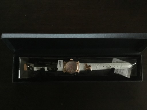レディース腕時計  新品未使用品 (定価48000円)