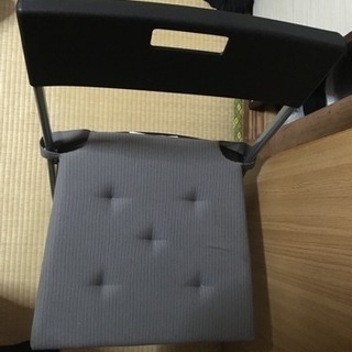 イケアの折り畳みの椅子
