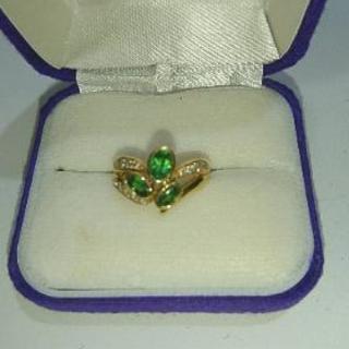 早い者勝ち！珍しいグリーンガーネット18金リング