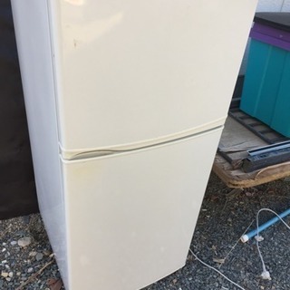 TOSHIBA 冷蔵庫120L  あげます。ジャンク品