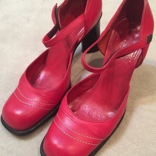 イタリア製 E の真っ赤な靴 サイズ36