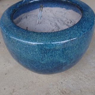 青い火鉢 