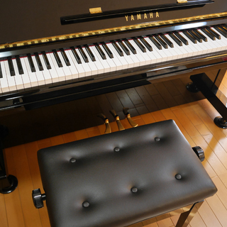アップライトピアノ　ヤマハ　椅子付き