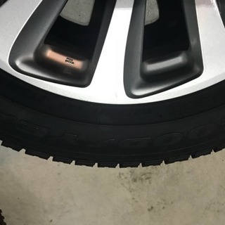 ヴェルファイア用スタッドレスタイヤです。