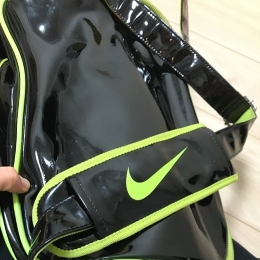 Nike エナメルバッグ まちゃ 葛西のバッグ ショルダーバッグ の中古あげます 譲ります ジモティーで不用品の処分