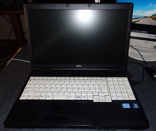 FUJITSU 富士通 LIFEBOOK A561/C Core i5 -2520M　4GB 160GB