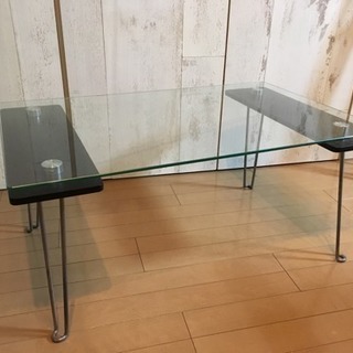 IKEAガラスのローテーブル