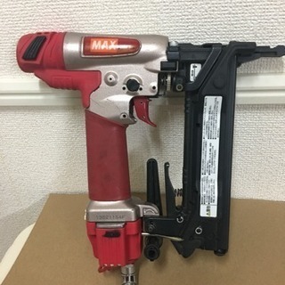 【大工道具・エアー工具】MAX フロアタッカー マックス スーパーネイラ 高圧ステープル用エアネイラ