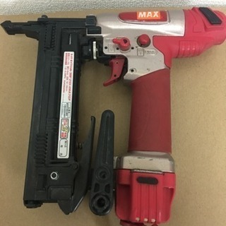 【大工道具・エアー工具】MAX フロアタッカー マックス スーパーネイラ 高圧ステープル用エアネイラ
