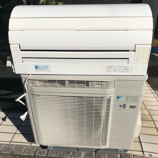 【取引完了】うるるとさらら 14畳用 DAIKIN 4.0kW 2013年 ルームエアコン 板橋区