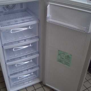 ☆高く買取るゾウ 八幡西店☆【直接引取限定】三菱 冷凍庫 121L 4段