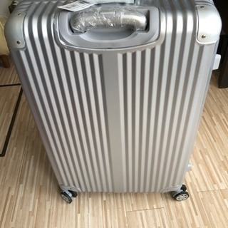 商談中でっかいスーツケース 未使用品