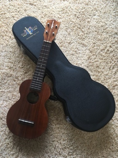 ウクレレ カマカ HF-1 美品中古 ケース＆チューナー付き