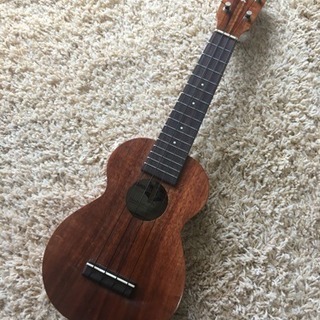 ウクレレ カマカ HF-1 美品中古 ケース＆チューナー付き