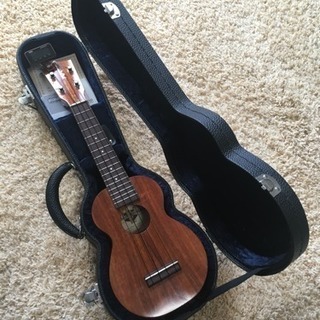 ウクレレ カマカ HF-1 美品中古 ケース＆チューナー付き