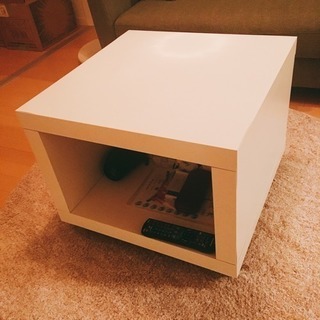 【無料】IKEAの白いミニ机　あげます / 錦糸町