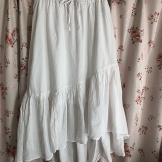 白いローグスカート
