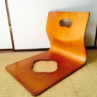 【無料】木製座椅子  座布団付き