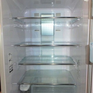 近隣配達可能　割と綺麗　HITACHI 300L 3ドア冷蔵庫　R-S30YMV 近隣配達可能 割と綺麗 HITACHI 300L 3ドア冷蔵庫 R-S30YMV - メルカリ