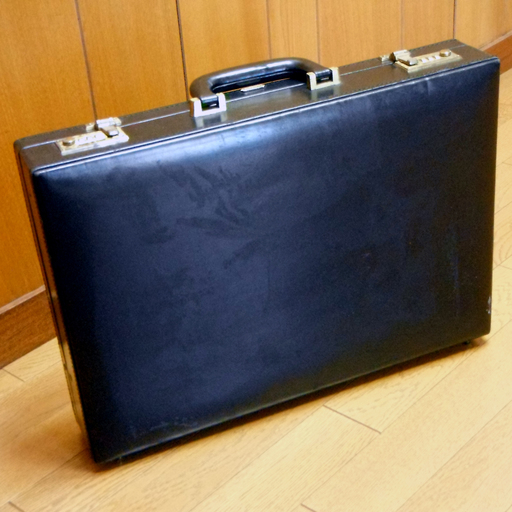 イタリア製リバティのアタッシュケース本革中古 ジン 人形町のバッグ アタッシュケース の中古あげます 譲ります ジモティーで不用品の処分 イタリア製リバティのアタッシュケース本革中古 ジン 人形町のバッグ アタッシュケース の中古あげます 譲ります ジモティーで不用品の処分