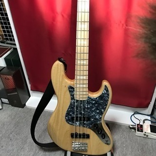 フェンダーエレキベース ほぼ新品！保証2019年12月まで Fender / Made in Japan Traditional 70s Jazz Bass Maple Fingerboard Natural
