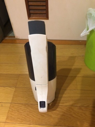 コードレスサイクロンクリーナー