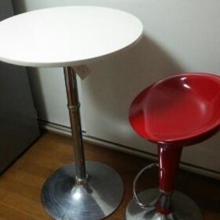 丸テーブル（白）&イス（赤）【中古】