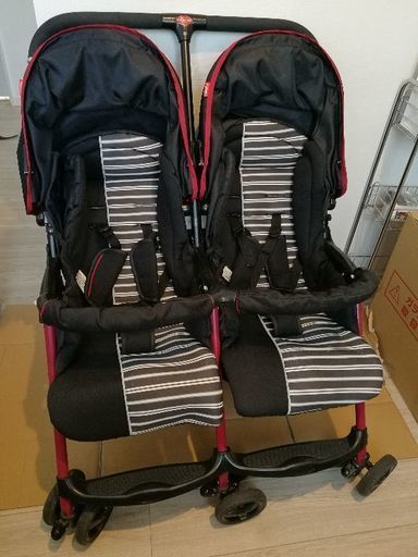 ベビーカー　双子