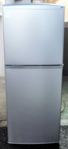 ☆\t三洋電機 SANYO SR-141P 137L ノンフロン2ドア冷凍冷蔵庫◆静音設計約23dB