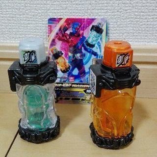 (受付終了)ユニクロ　仮面ライダービルドフルボトル&カード