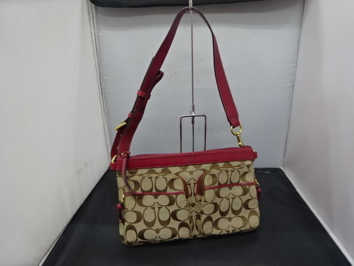 コーチ　ワンショルダー　シグネチャー　中古品