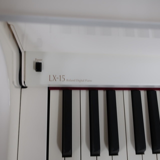 Roland　LX-15W　2015製　￥150.000-