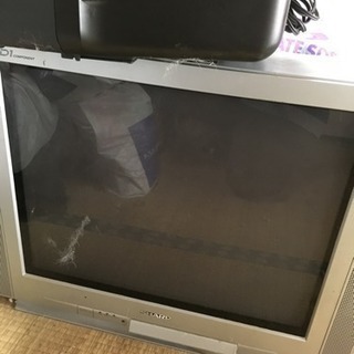 古いブラウン管テレビ