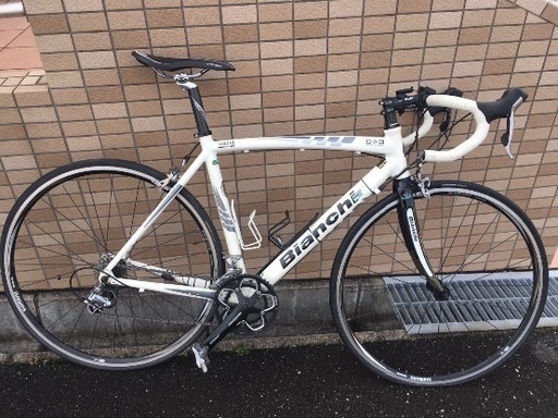 ロードバイク ビアンキ ニローネ 105 ホワイト 自転車 用品セット