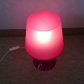 Ikea ピンクのテーブルランプ Akitaku 江戸川の生活家電の中古あげます 譲ります ジモティーで不用品の処分