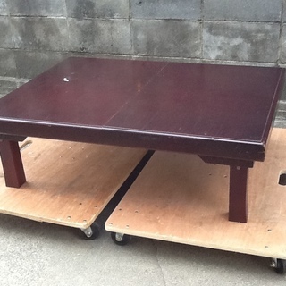 伸びる座卓、ローテーブル　木製、折りたたみ式で収納もし易い　昔品...
