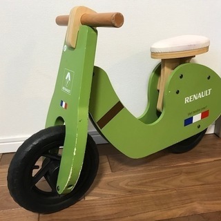「フランス・ルノー　木製キックバイク」
