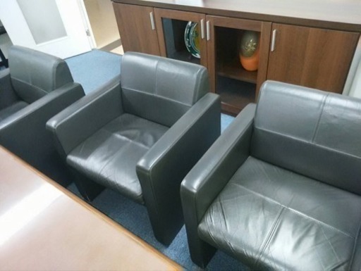オフィス用ソファー と テーブル