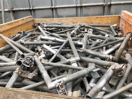 伸縮ブラケット５７型 （サイズ500～700ｍｍ） 中古 　１本単価１，０００円　 合計数量２００本　合計金額２００，０００円