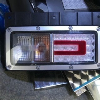 トラック 日野用 新型純正LED テール 左右セット