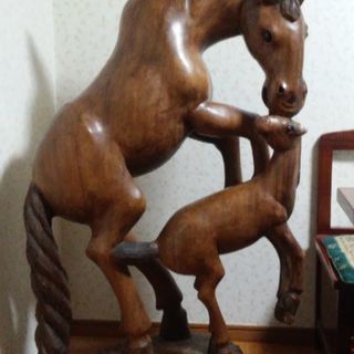 木彫り　馬の親子