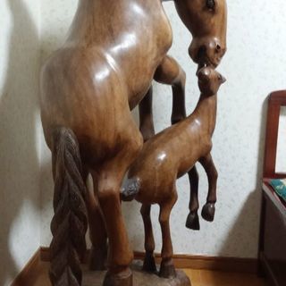 木彫り　馬の親子