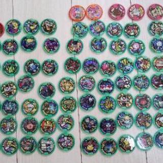 送料込 妖怪ウォッチ パット メダル294枚 本 セット のへのへ 川崎の子供用品の中古あげます 譲ります ジモティーで不用品の処分