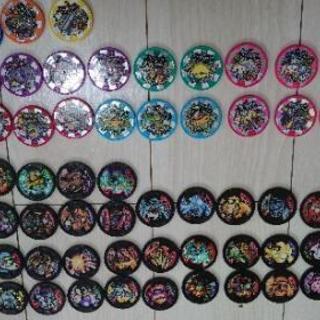送料込 妖怪ウォッチ パット メダル294枚 本 セット のへのへ 川崎の子供用品の中古あげます 譲ります ジモティーで不用品の処分