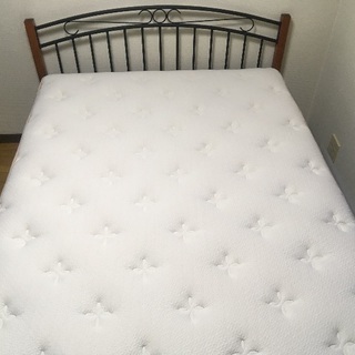 ダブルベッドマットレス、フレーム