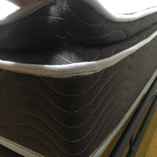 ダブルベッドマットレス、フレーム