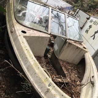 中古 ウェイク艇　ベイライナー　bayliner 中古艇　ヒッチメンバー付き 汚れ、壊れは有ります。船外機は有りません。